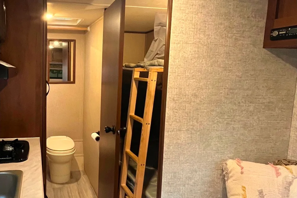 Family Friendly camper Jay Flight SLX