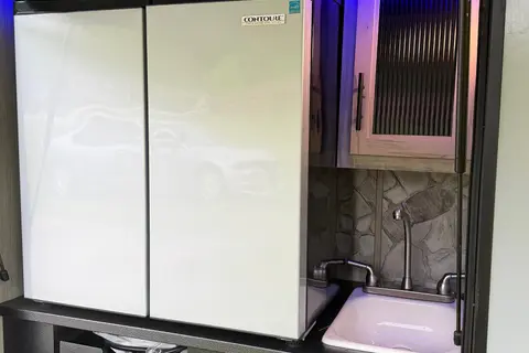 Alpha Wolf - Pet Friendly & Delivery