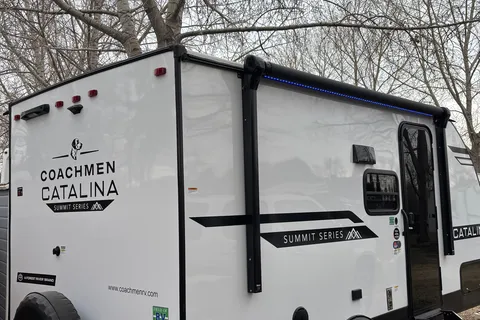16' Travel Trailer in Airdrie