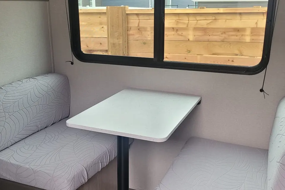 16' Travel Trailer in Airdrie