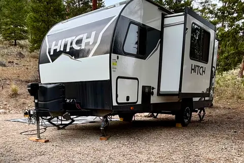 Lance's Cruiser RV Hitch Travel Trailer