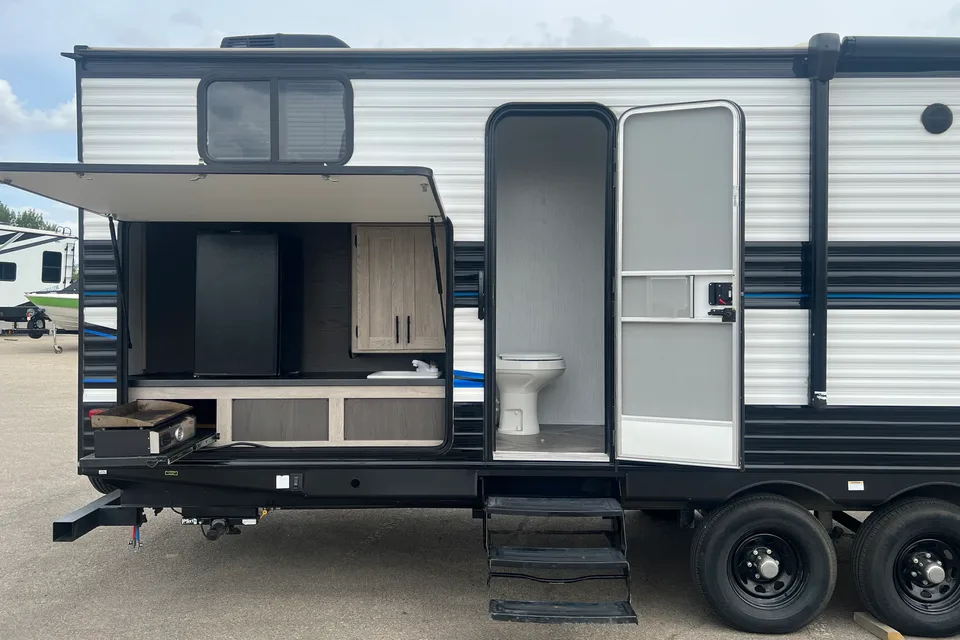 Ignition's Heartland Prowler 326BH Travel Trailer