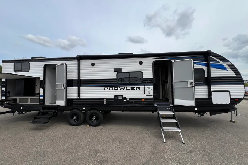 Ignition's Heartland Prowler 326BH Travel Trailer