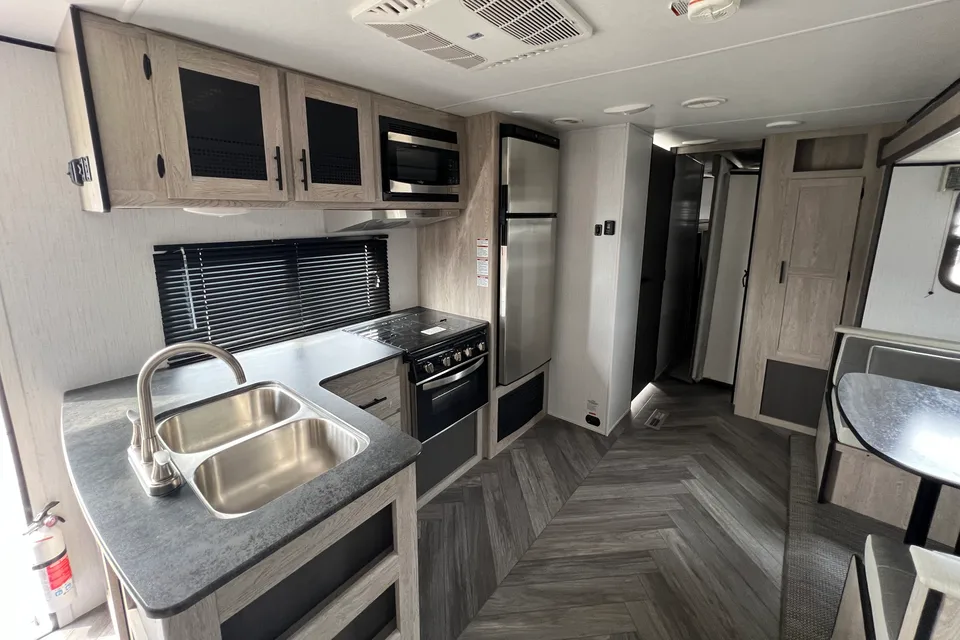 Ignition's Heartland Prowler 326BH Travel Trailer