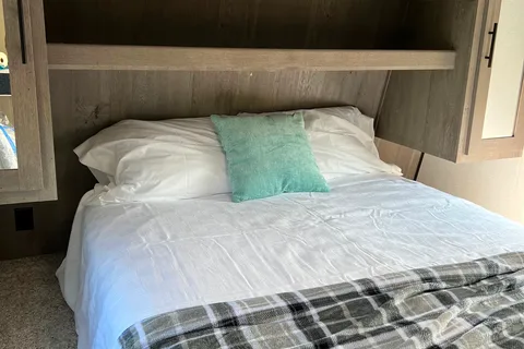 Julia's Keystone Springdale  Travel Trailer