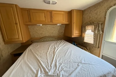 Pilgrim International Cirrus Ultra Lite 25 CRK Travel Trailer