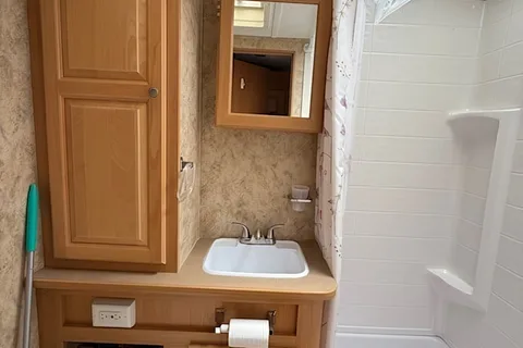 Pilgrim International Cirrus Ultra Lite 25 CRK Travel Trailer