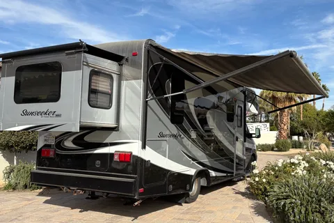 Jennifer's Forest River Sunseeker MBS 2400 Class C