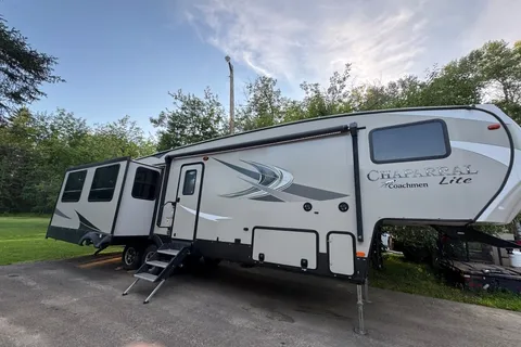 Aaron's Forest River Chapparel Ultra Lite 30bhs Fifth Wheel