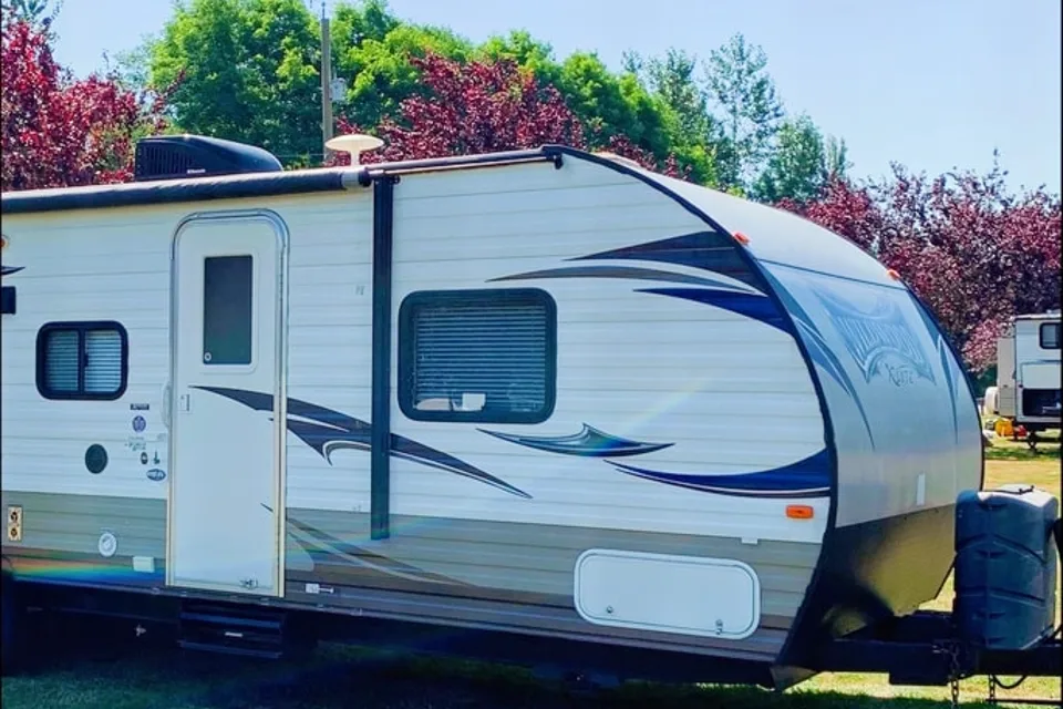 Ray's Forest River  Wildwood X-Lite Travel Trailer
