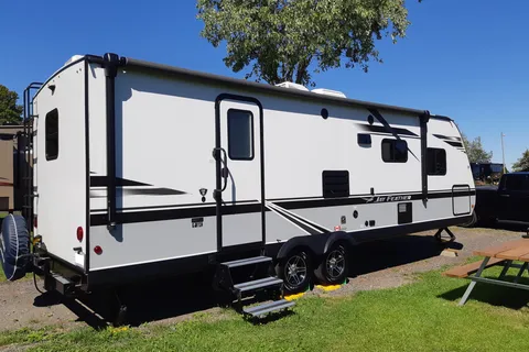 Kim's Jayco Jay Feather