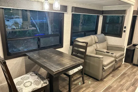 Ultimate luxury family camper !Jayco Eagle 321RSTS Fifth Wheel