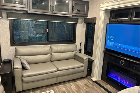 Ultimate luxury family camper !Jayco Eagle 321RSTS Fifth Wheel