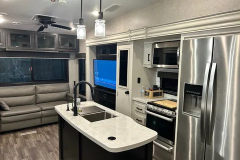Ultimate luxury family camper !Jayco Eagle 321RSTS Fifth Wheel