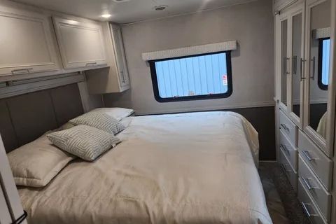 2023 Holiday Rambler Eclipse 34J Luxury Class A RV