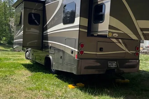 Luxury & Efficiency: 2017 Dynamax Isata 3 (Mercedes Diesel) - Isata (Meaning: To Bring Joy)