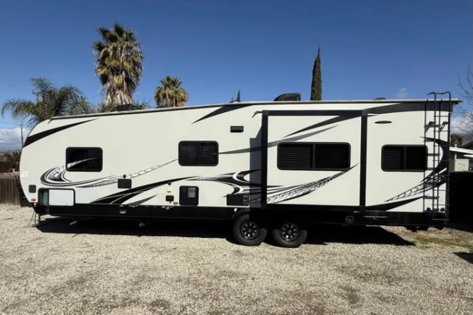 Raymond's Forest River Sandstorm 282SLR Toy Hauler