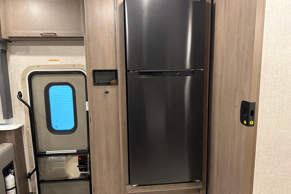 Richard's Thor Motor Coach Windsport Class A