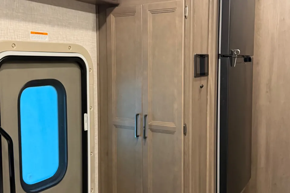 Dube’s Thor Motor Coach Windsport Class A