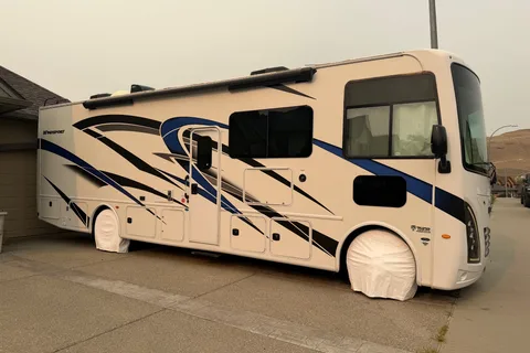 Dube’s Thor Motor Coach Windsport Class A