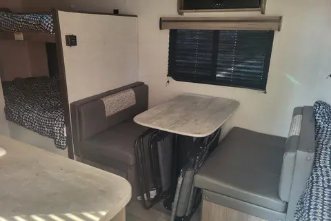 Crossroads Zinger Lite 18BH Travel Trailer