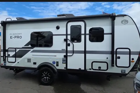 zeus's Forest River FOREST RIVER FLAGSTAFF E-PRO 19FD Travel Trailer