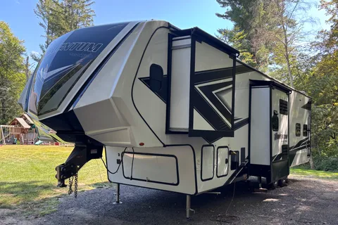 Grand Design Momentum Toy Hauler