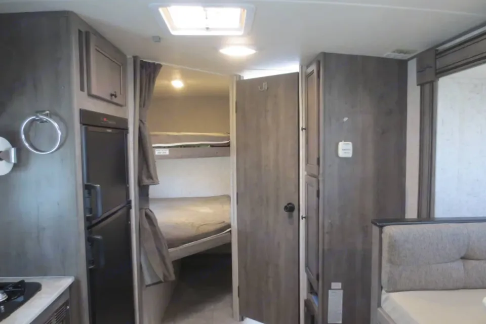 'Annie' 2019 Coachmen Forest River Apex Nano ACO1945