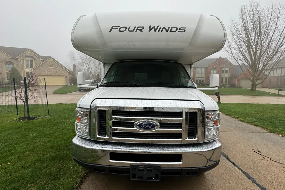 John's 2021 Thor Motor Coach Four Winds 22E