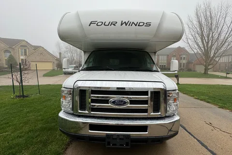 John's 2021 Thor Motor Coach Four Winds 22E