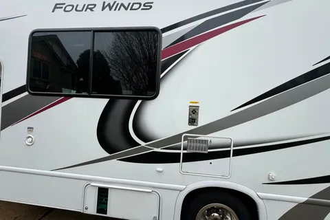 John's 2021 Thor Motor Coach Four Winds 22E