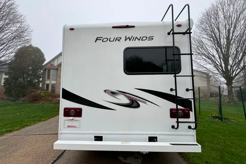 John's 2021 Thor Motor Coach Four Winds 22E