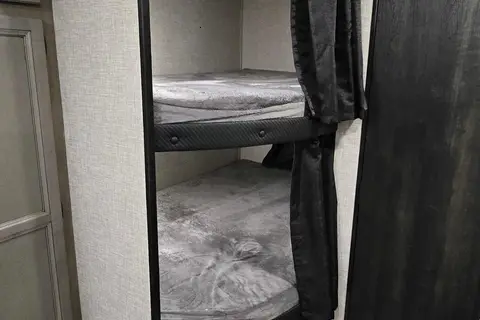 Fireside RV's 2022 Jayco Jay Flight SLX 267BHS