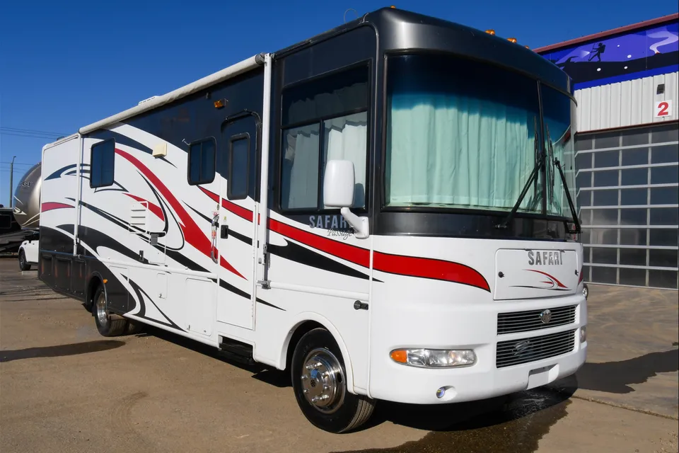 RC’s Monaco Safari 330 Class A