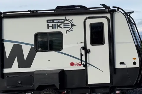Cozy Couple’s Camper | Winnebago Hike 100 | Pet Friendly + Easy Tow
