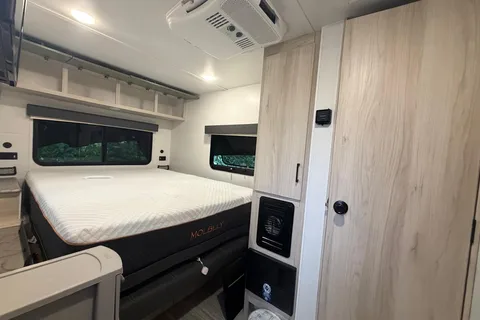 Cozy Couple’s Camper | Winnebago Hike 100 | Pet Friendly + Easy Tow