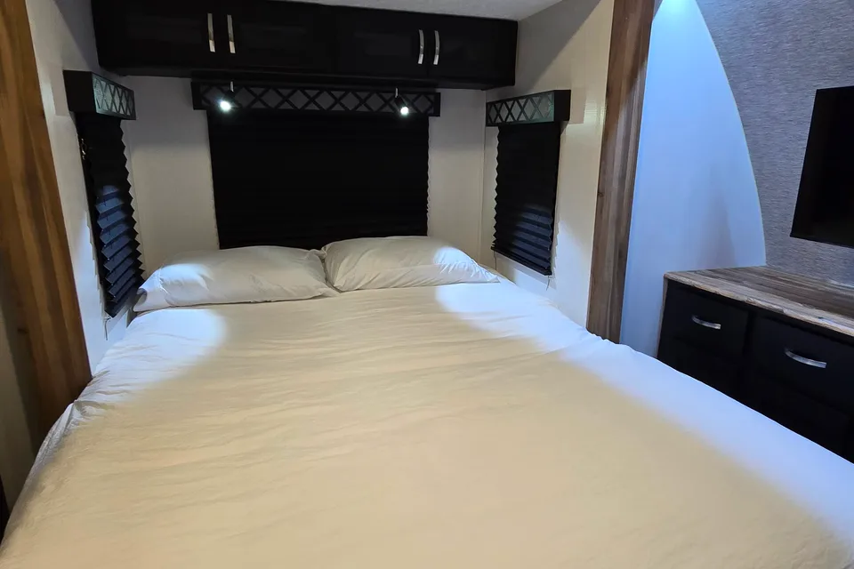 Coachmen Adrenaline 21LT Toy Hauler