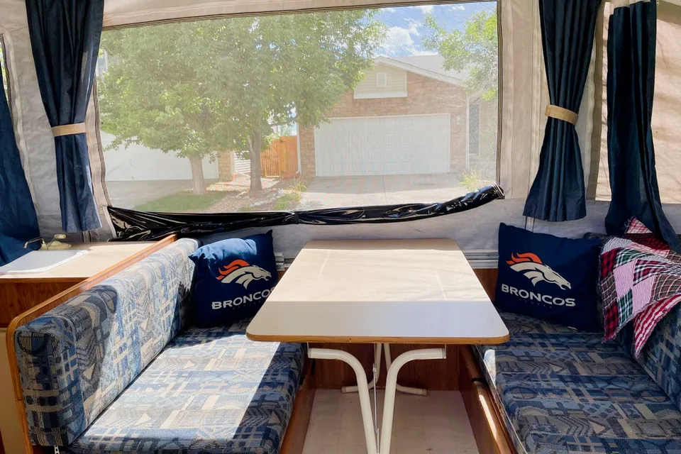Matthew's Dutchmen VOYAGER Tent Trailer
