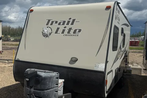 08 - 2017 - TRAIL LITE- 3000lbs - SLEEPS 4