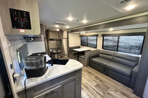 Adventure Headquarters 🧭 JANY2553