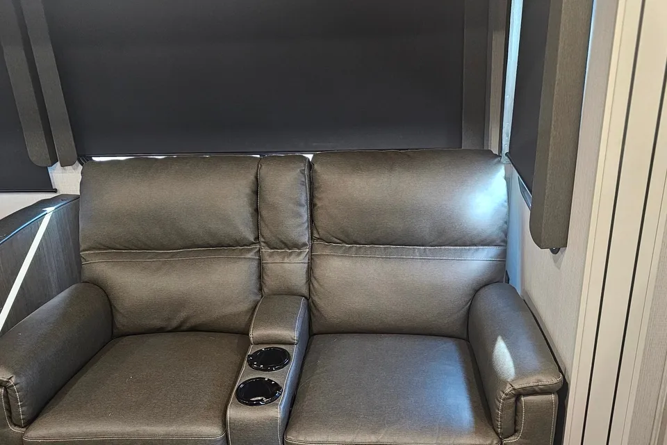 Larry's Keystone cougar Travel Trailer