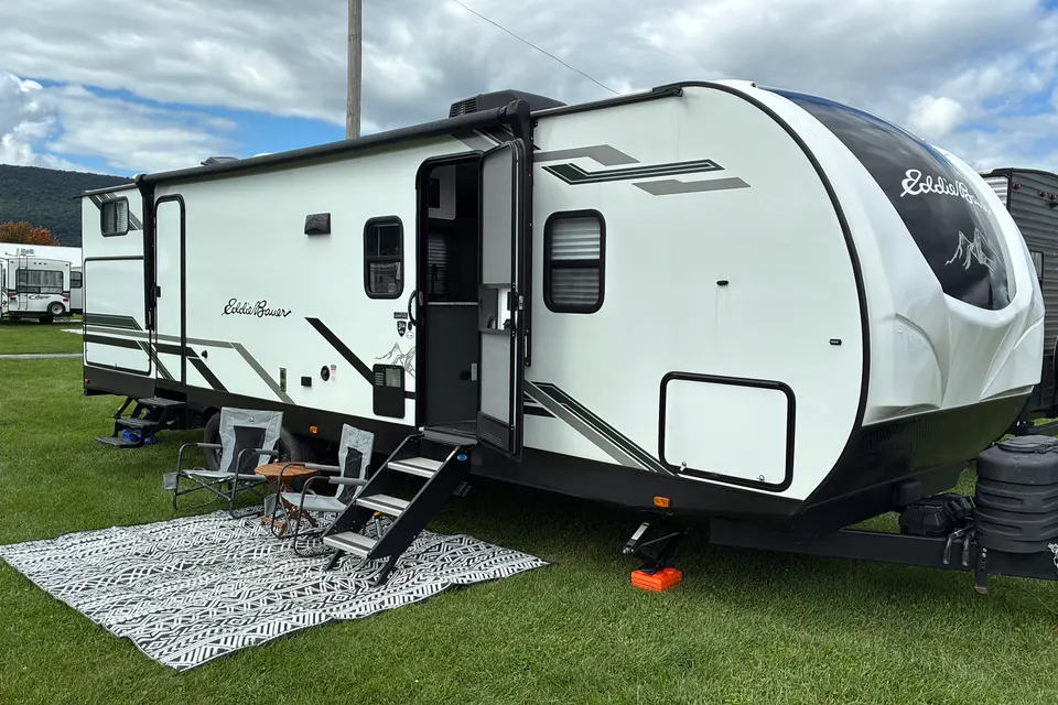 2024 Eddie Bauer BH — We Deliver & Set Up, Sleeps 10”