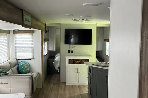 2024 Eddie Bauer BH — We Deliver & Set Up, Sleeps 10”