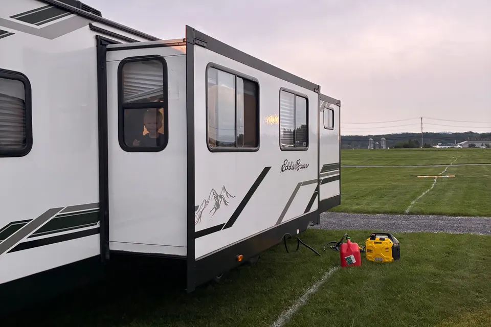 2024 Eddie Bauer BH — We Deliver & Set Up, Sleeps 10”