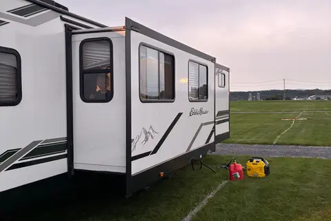 2024 Eddie Bauer BH — We Deliver & Set Up, Sleeps 10”