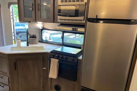 Forest River Wildwood 240bhxl Travel Trailer