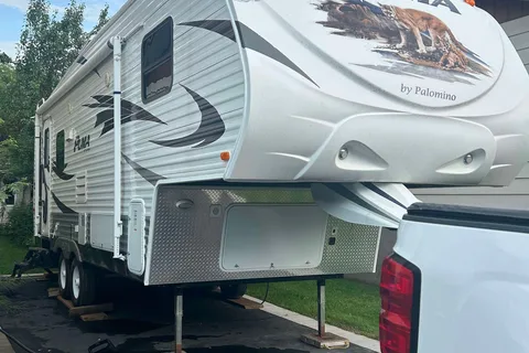 Gilles's Forest River Puma 253 fb 2011 like new Fifth Wheel