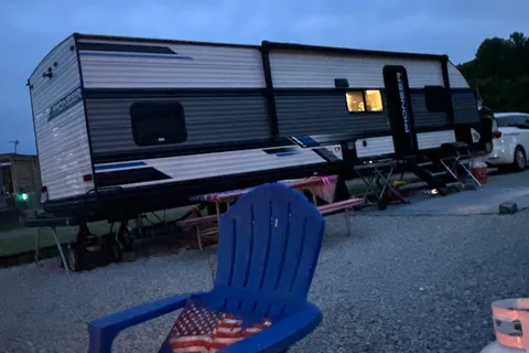 Bobby's Heartland Pioneer QB300 Travel Trailer