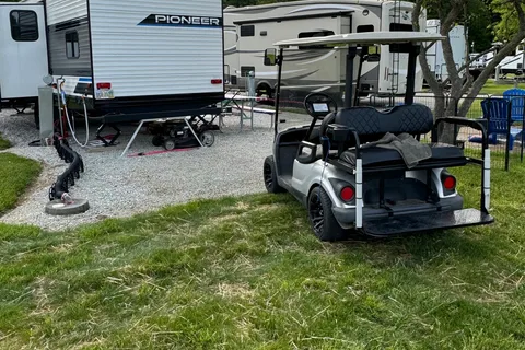 Bobby's Heartland Pioneer QB300 Travel Trailer