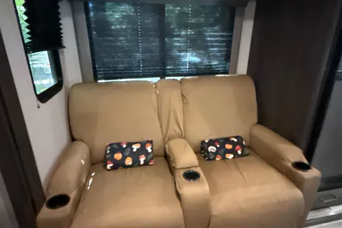 Todd's Grand Design Transcend 297 QB Travel Trailer